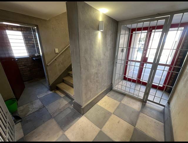 771M² WAREHOUSE TO LET IN STRIJDOMPARK